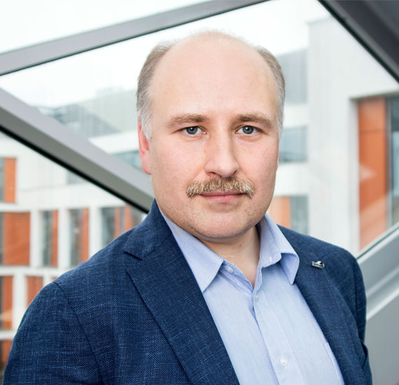 Dr. Adam Buraczewski